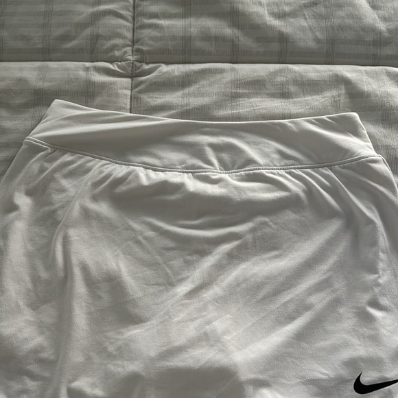 Nike Skort Sz small - Picture 4 of 6
